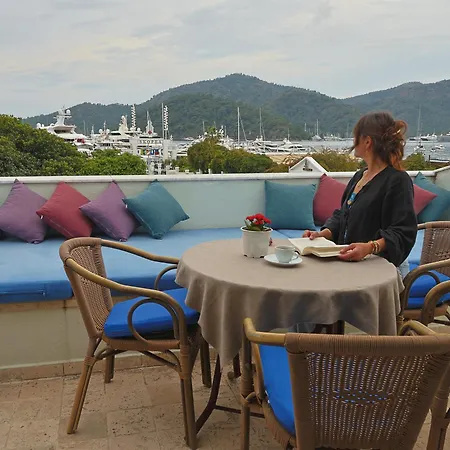 Dedeminn Marina מלון 3*