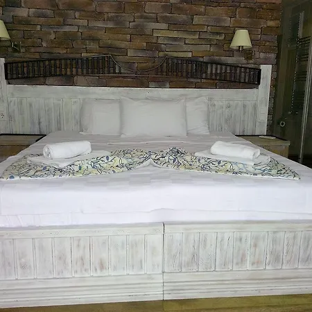 Dedeminn Marina فندق غوجيك