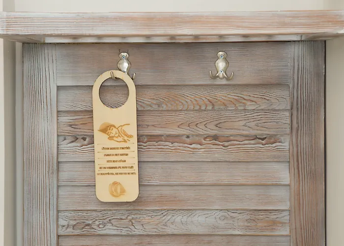 Dedeminn Marina Hotel