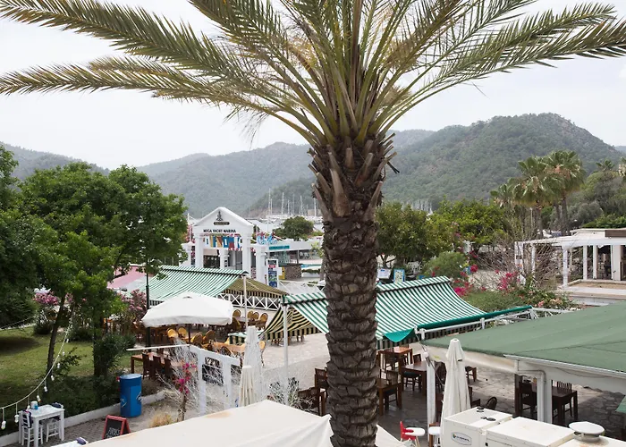 Dedeminn Marina Hotel