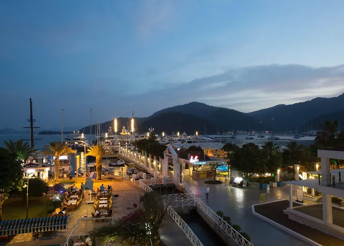 Dedeminn Marina Hotel