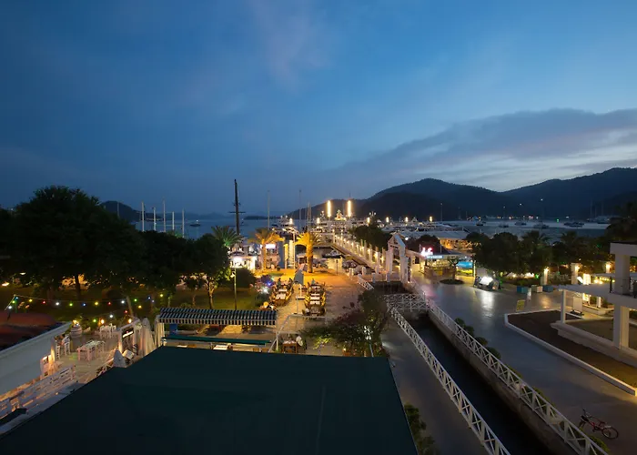 Dedeminn Marina Hotel