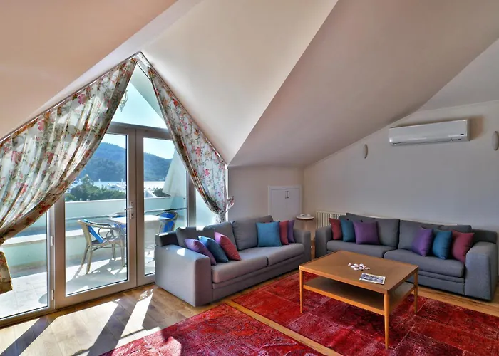 Hotel Dedeminn Marina