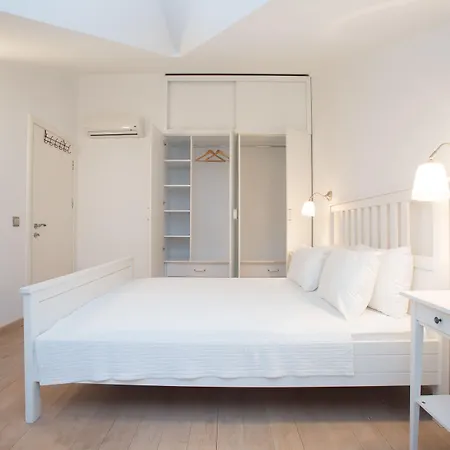 ホテル Dedeminn Marina