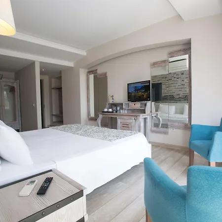 Dedeminn Marina ホテル