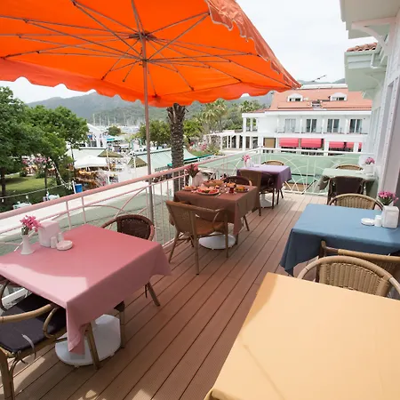 Dedeminn Marina ギョジェク