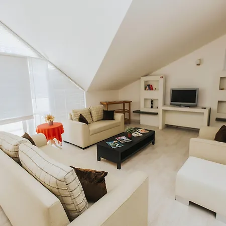 ホテル Dedeminn Marina ギョジェク