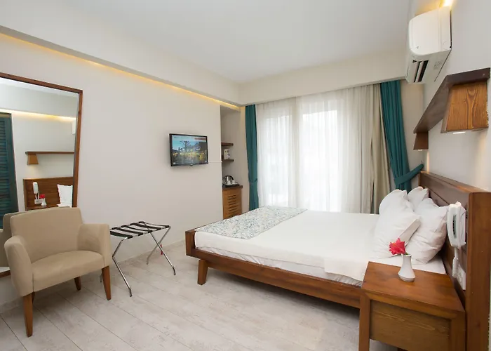 Dedeminn Marina Hotel