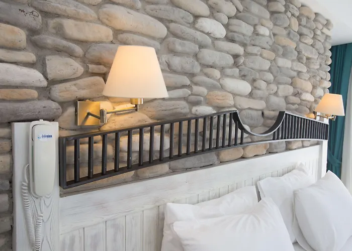 Dedeminn Marina Hotel 3*