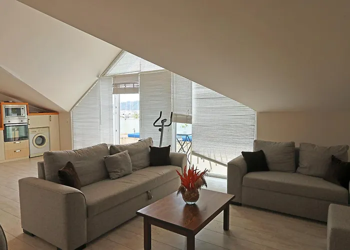 Hotel Dedeminn Marina